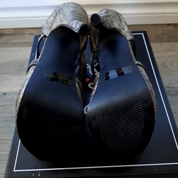 Qupid | Champagne lizard pu ~ gold , silver ,black strapy platform high Heel - Picture 8 of 9